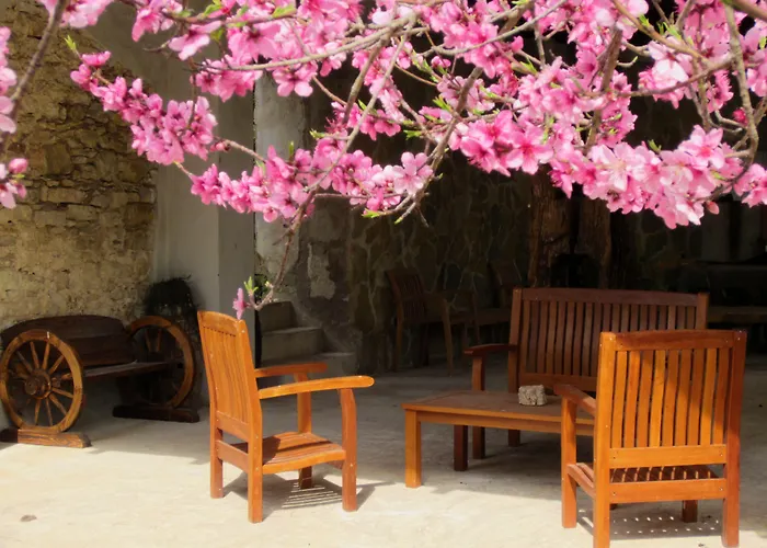 Candalu - Giardinata Bed & Breakfast 4*