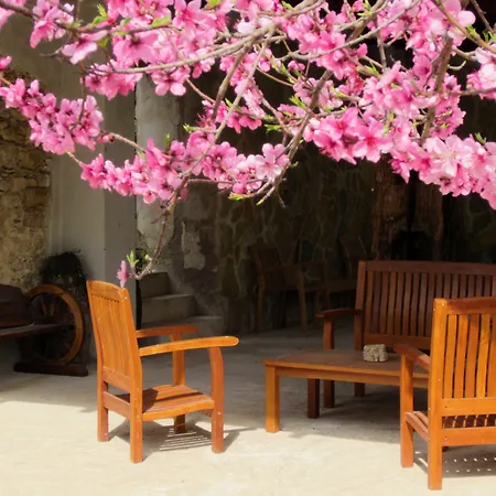Candalu - Giardinata Bed and Breakfast 4*